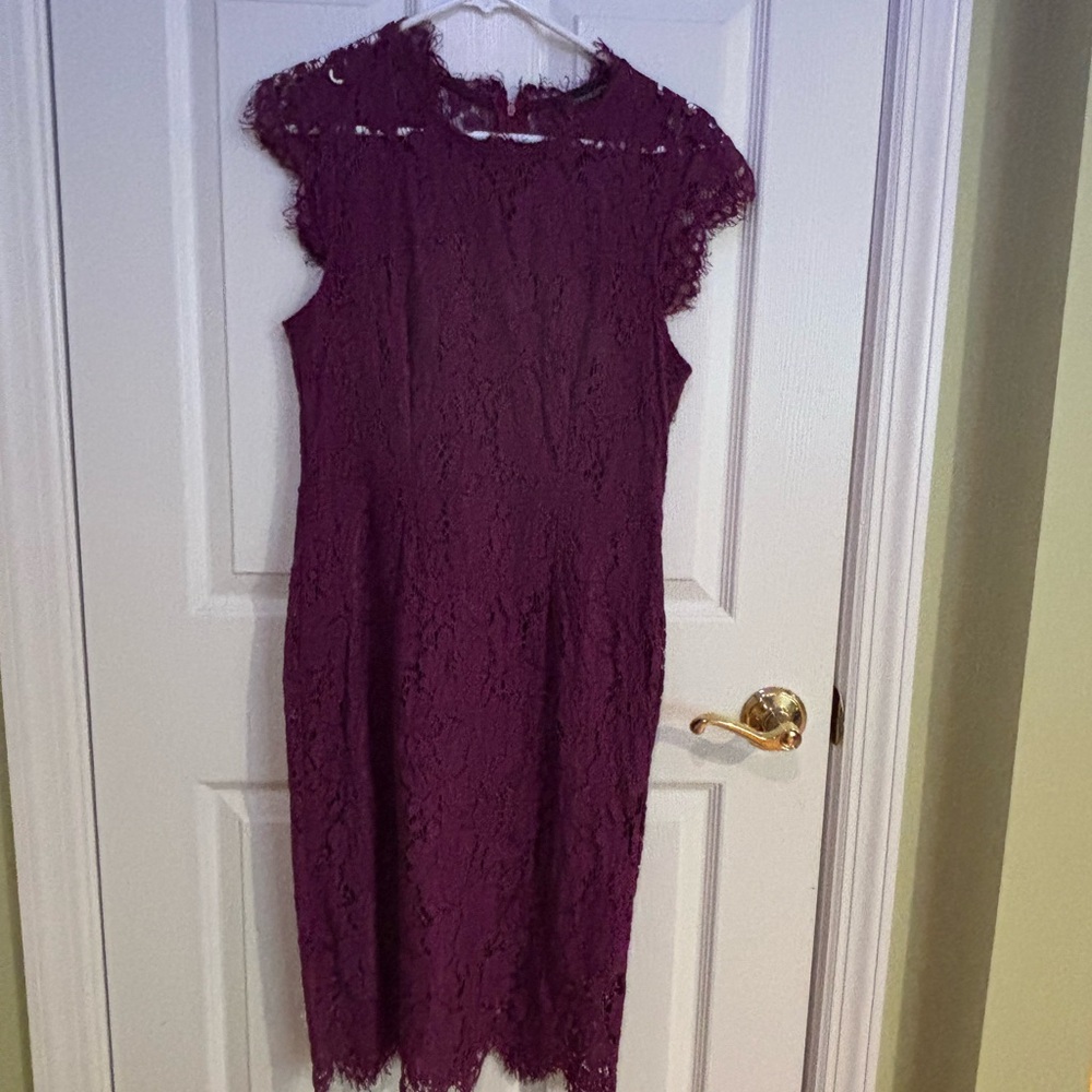 Chic Lace Midi Dress in Rich Purple